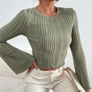 Cropped Trumpet Sleeve Top | Size S